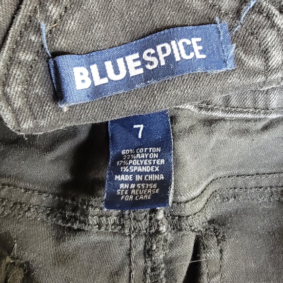 Distressed overalls - Picture 5 of 5